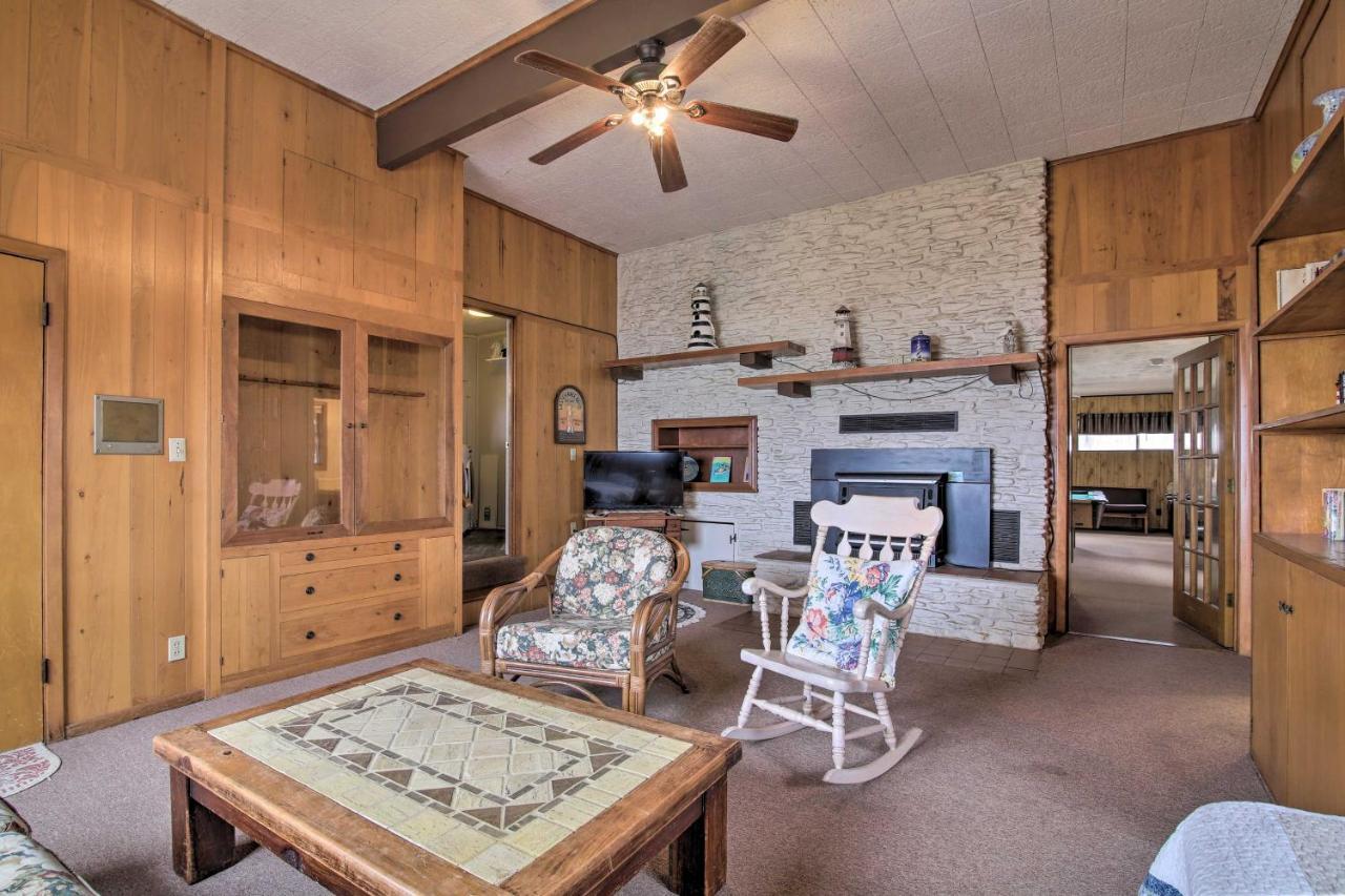 Rustic Lake Buchanan Hideaway With Game Room And Grill Tow Exterior photo